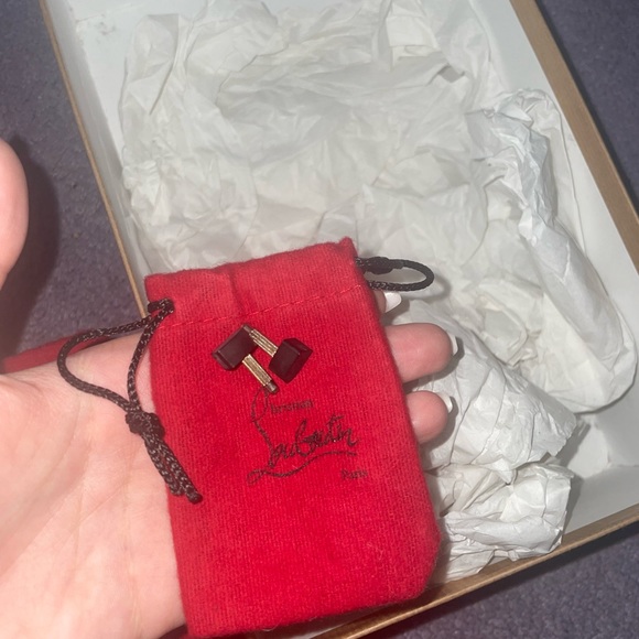 AUTHENTIC RED BOTTOM LOUBUITONS SIZE 34